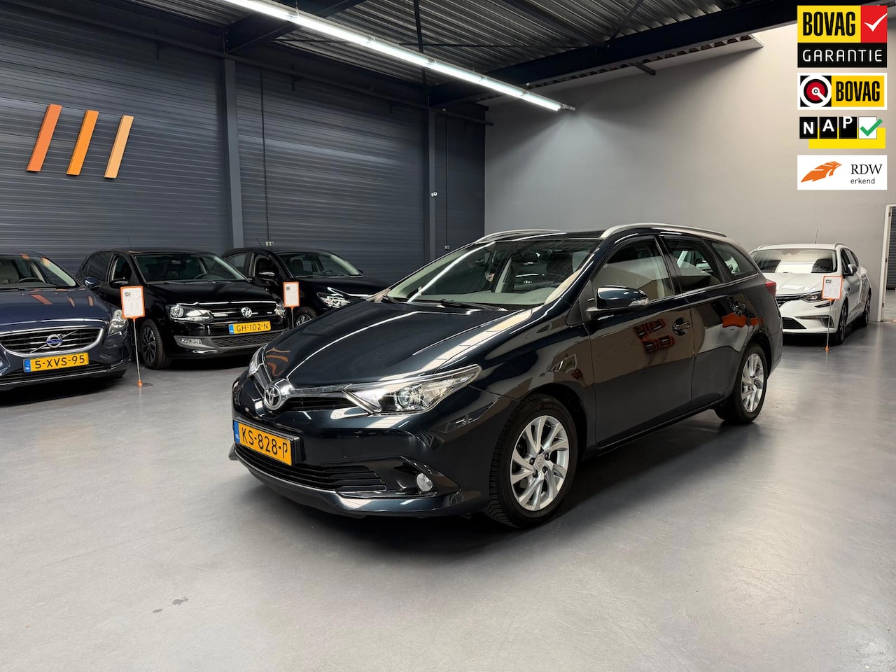 Toyota Auris Touring Sports - 1.2T Aspiration Limited CAMERA CRUISE LED NAP NL AUTO - AutoWereld.nl