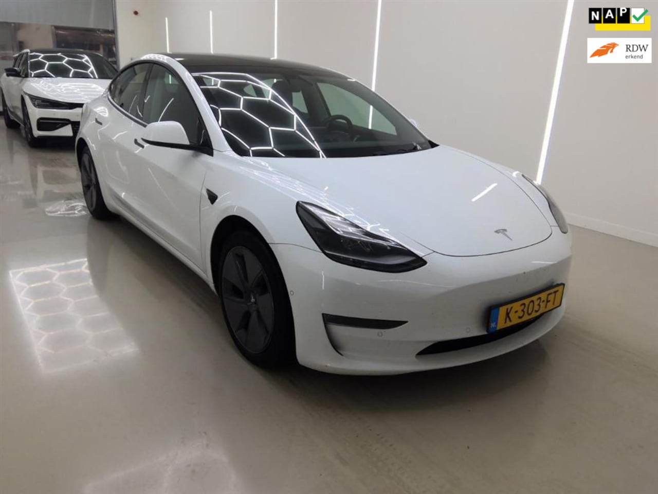Tesla Model 3 - Long Range RWD Long Range AWD 75 kWh|SOH89%|Pano|Trekhaak|Stoelverw| - AutoWereld.nl