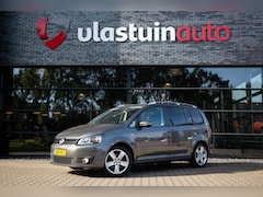 Volkswagen Touran - 1.2 TSI Highline BlueMotion , Panoramadak, Trekhaak, Cruise control, Achteruitrijcamera,