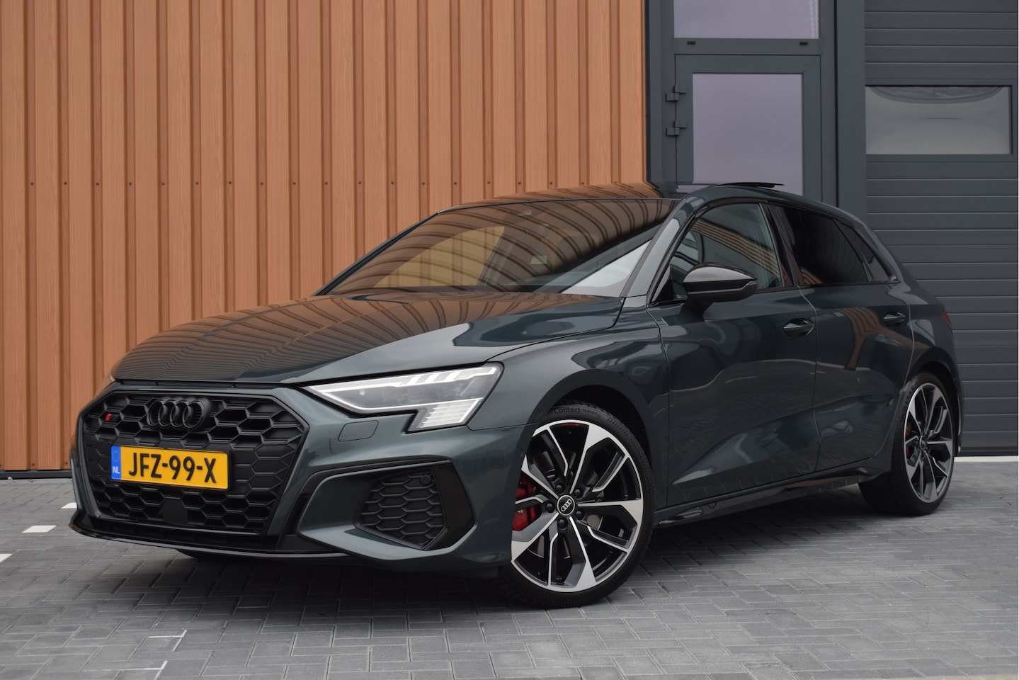 Audi S3 - Sportback 2.0 TFSI 310pk Quattro | Pano | Head-Up | B&O | Camera - AutoWereld.nl