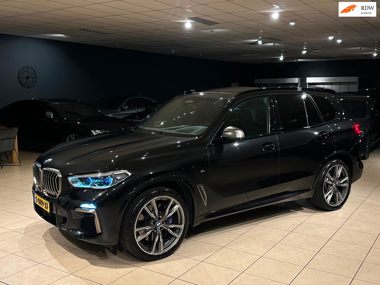 BMW X5 - M50d 1EIG./TREKHAAK/LASER/MASSAGE/SKYLOUNGE/VOLL - AutoWereld.nl