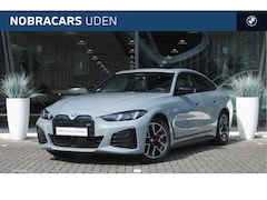 BMW i4 - M60 / Trekhaak / Comfort Access / Harman Kardon / Adaptieve LED / Stoelverwarming / Parkin