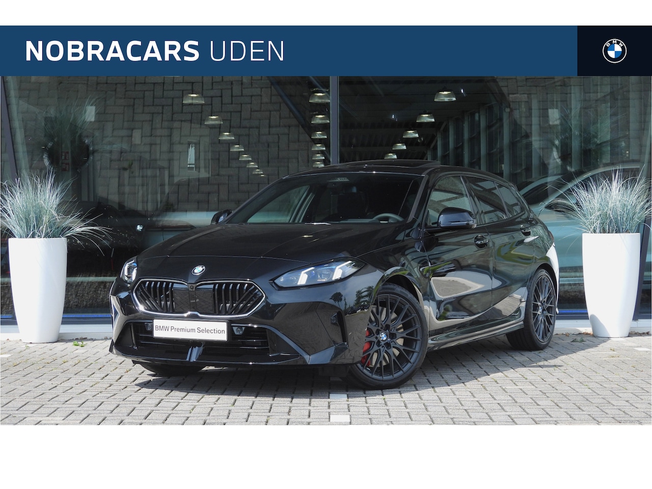 BMW 1-serie - 120 M Sport Automaat / Panoramadak / Sportstoelen / M Adaptief onderstel / Comfort Access - AutoWereld.nl