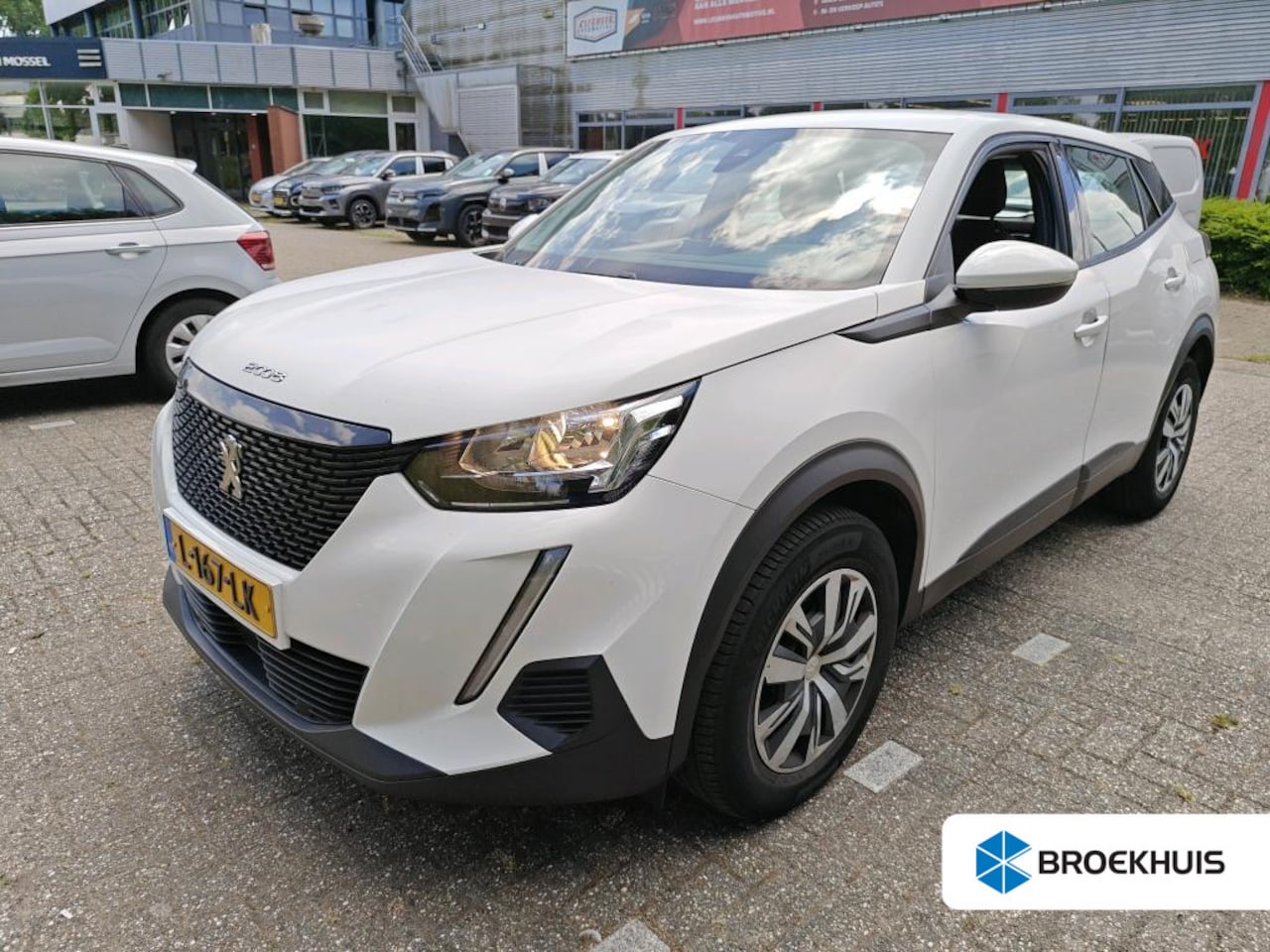 Peugeot 2008 - 1.2 PureTech Active | Navigatie | Apple carplay | Bluetooth | Parkeersensoren | NL auto | - AutoWereld.nl