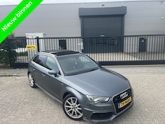 Audi A3 Sportback - 2.0 TDI Quattro Keyless Lane assist Panorama