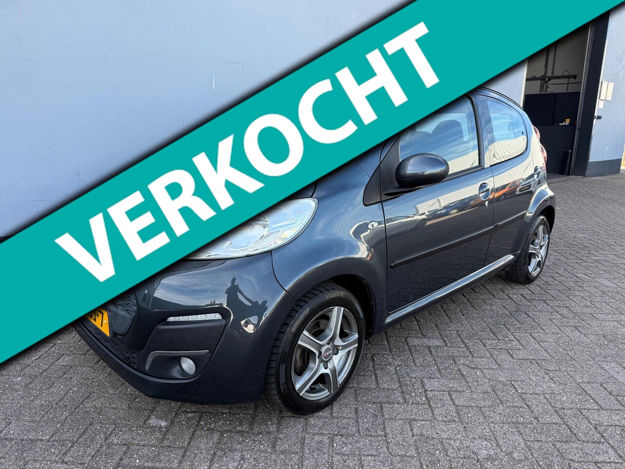 Peugeot 107 - 1.0 Active 5-Deurs - Airco - LMV - AutoWereld.nl
