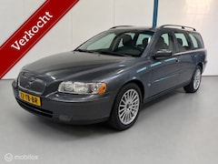 Volvo V70 - 2.4 Momentum NL-AUTO / LEER / 170PK