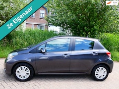 Toyota Yaris - 1.3 VVT-i 100pk 2e eigenaar 5-deurs Airco Navi Trekhaak Degelijk
