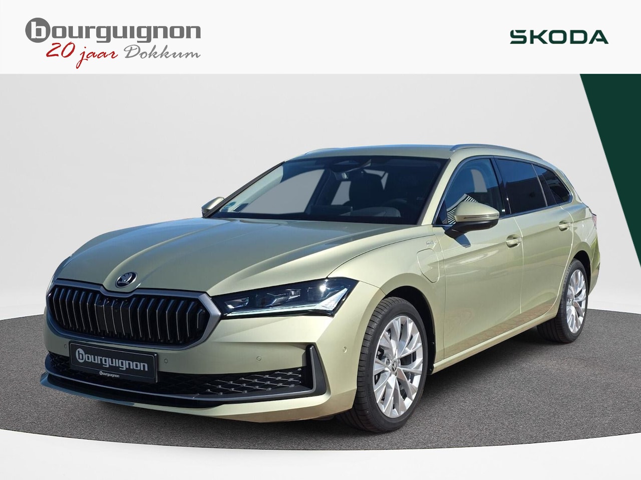 Skoda Superb Combi - 1.5 TSI PHEV L&K | 204Pk | Trekhaak | HUD | Leder | - AutoWereld.nl