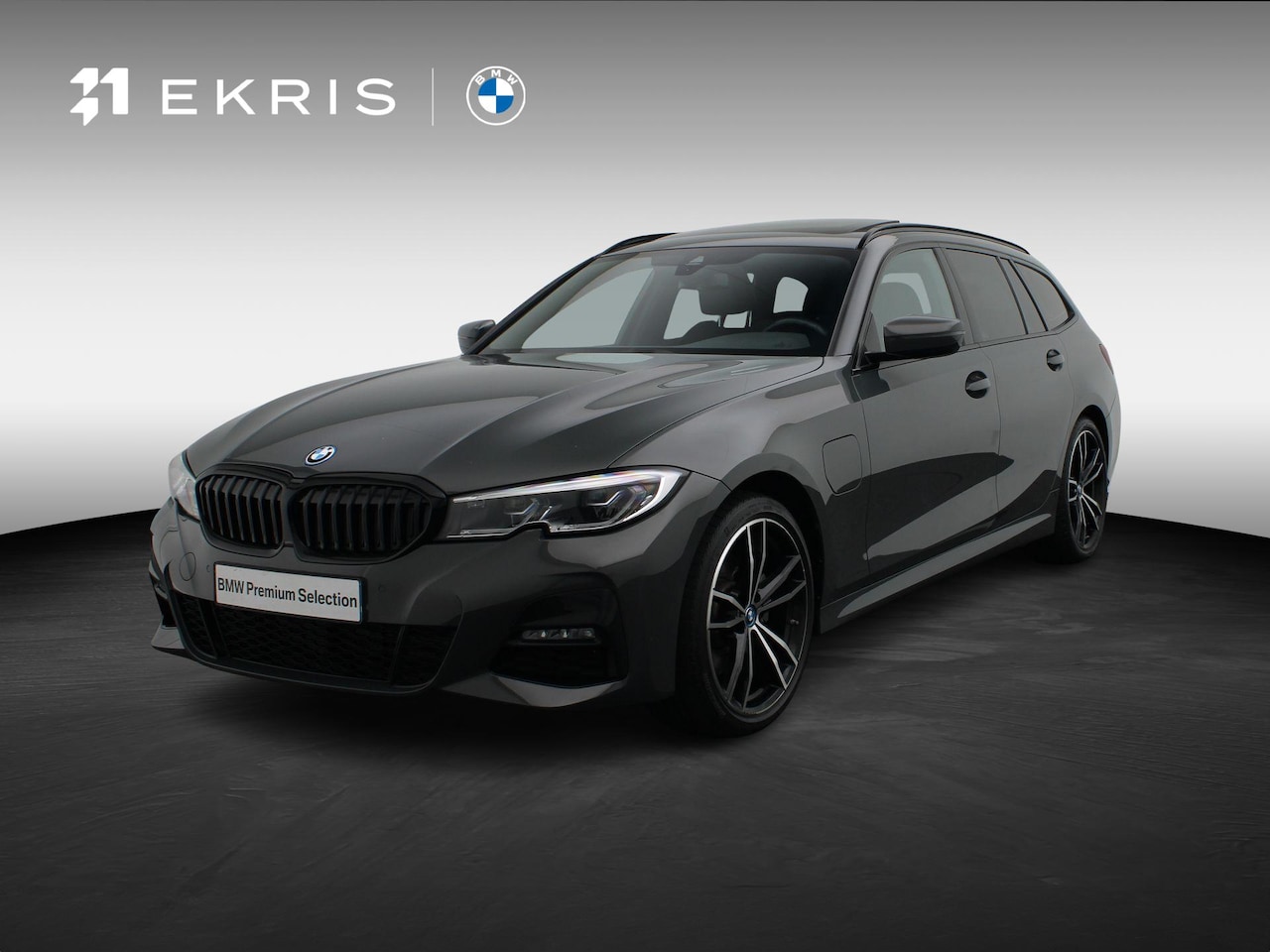 BMW 3-serie Touring - 320e High Executive | M Sportpakket | Trekhaak | Panoramadak | Laserlight | DAB | HiFi | 1 - AutoWereld.nl