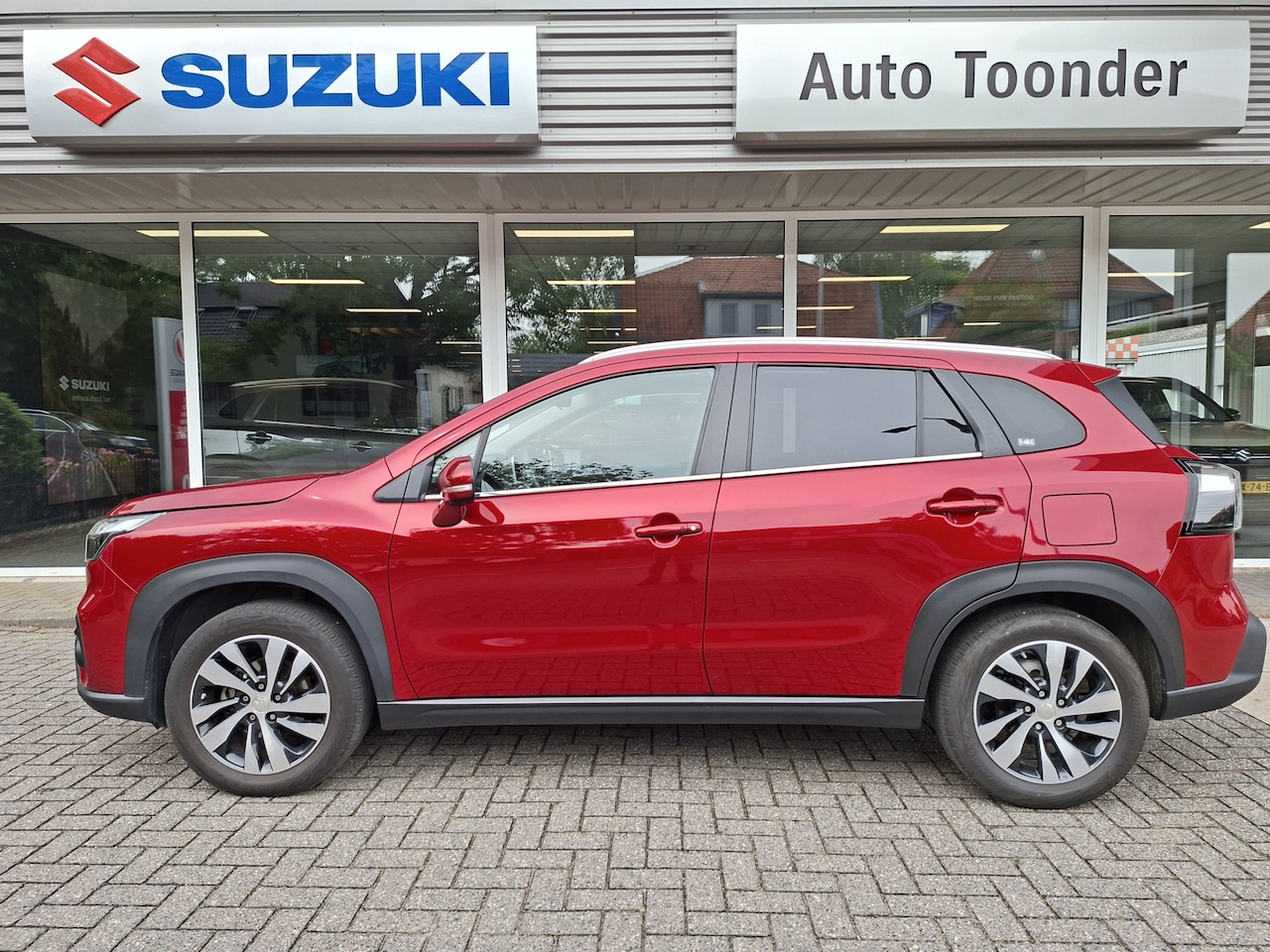Suzuki S-Cross - Style 1.4 Boosterjet Smart Hybrid / Trekhaak / Panoramadak - AutoWereld.nl