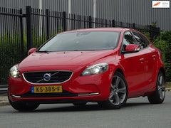 Volvo V40 - 1.6 T2 R-Design 124DKM/XENON/LED/PDC/APK 04-2027