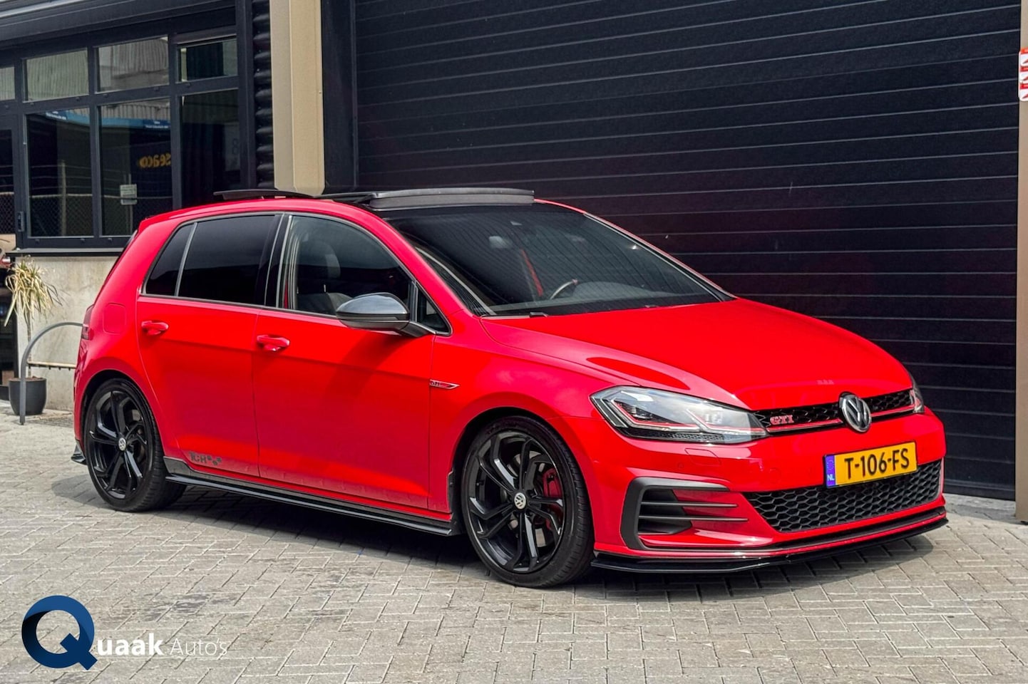Volkswagen Golf - 2.0 TSI GTI TCR | PANO | CARPLAY | KEYLESS | CAMERA - AutoWereld.nl