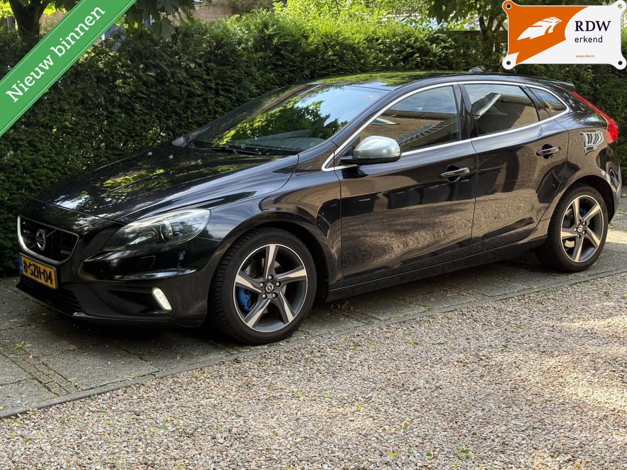 Volvo V40 - 1.6 T3 R-Design l Xenon l Stoelverwarming l PDC - AutoWereld.nl