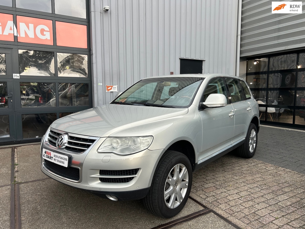 Volkswagen Touareg - 4.2 V8 FSI|Memory|Schuif/Kantel Dak|Cruise Control|Stoelverwarming|Leder|PDC - AutoWereld.nl