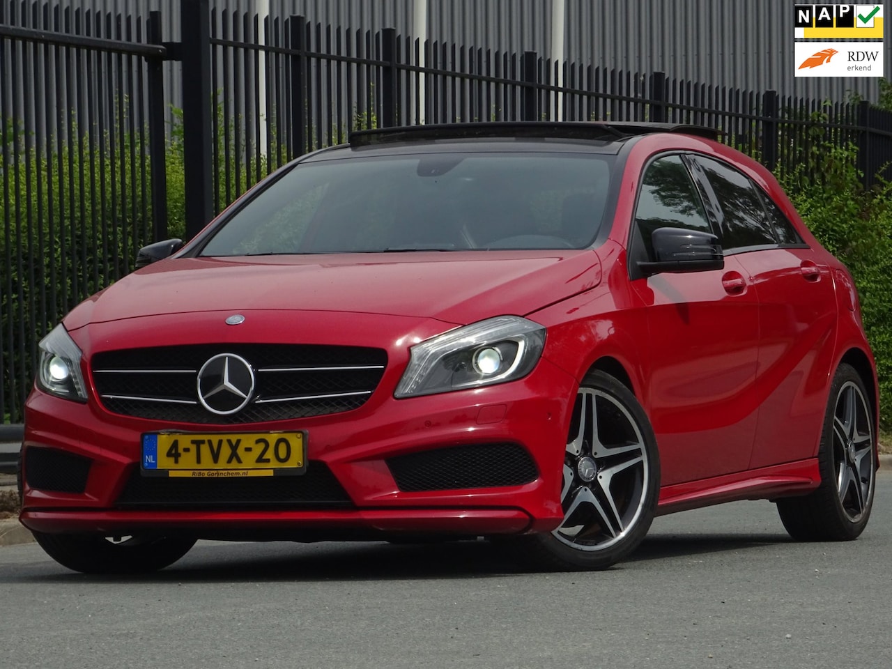 Mercedes-Benz A-klasse - 180 AMG NAP/PANORAMADAK/NAVI/LED/PDC - AutoWereld.nl