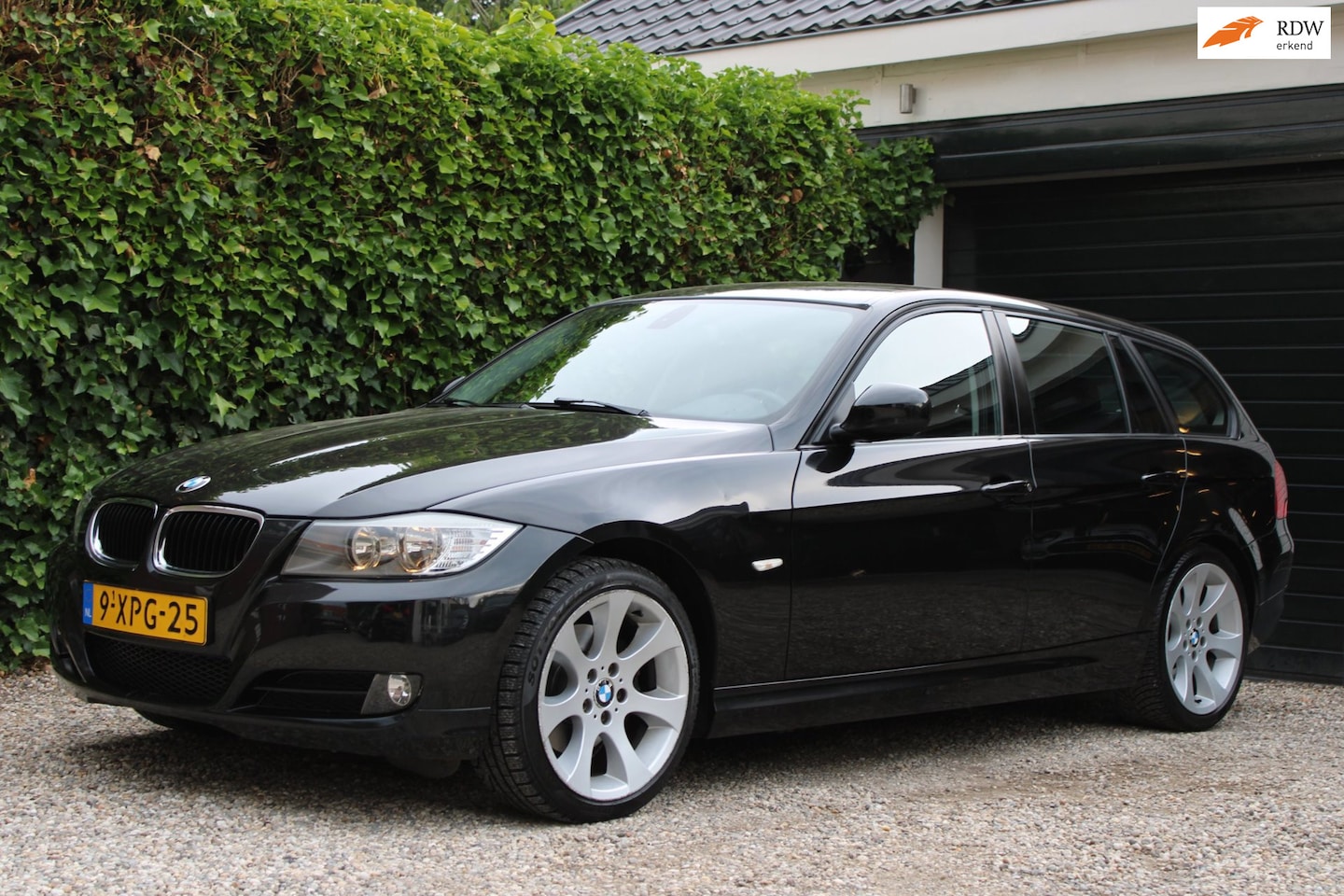 BMW 3-serie Touring - 320i Business Line | Dealeronderhouden - AutoWereld.nl