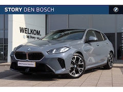 BMW 1-serie - 120 M Sport Automaat / Achteruitrijcamera / Sportstoelen / M Adaptief onderstel / Parking