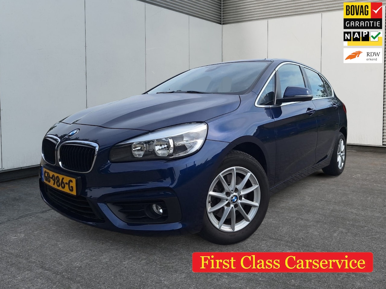 BMW 2-serie Active Tourer - 220i Essential | 4 cil. | Luxe uitvoering! - AutoWereld.nl