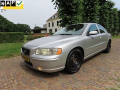 Volvo S60 - 2.4 D5 Edition II Ecc Cruisecontrol Navigatie Leer/Stof Trekhaak