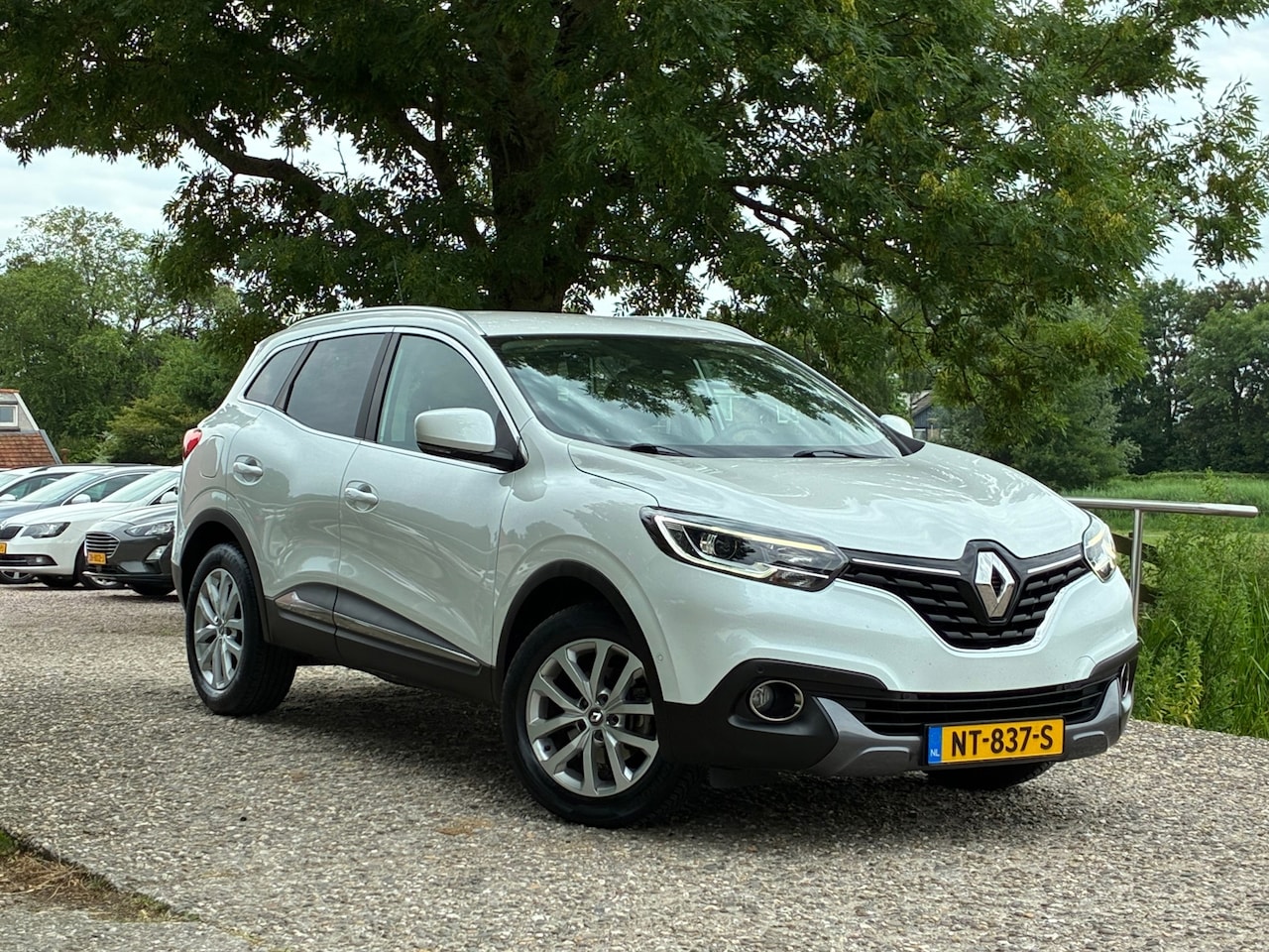 Renault Kadjar - 1.2 TCe Intens | Half leder + 76.000 km + Cruise + Clima nu € 10.975,-!!! - AutoWereld.nl