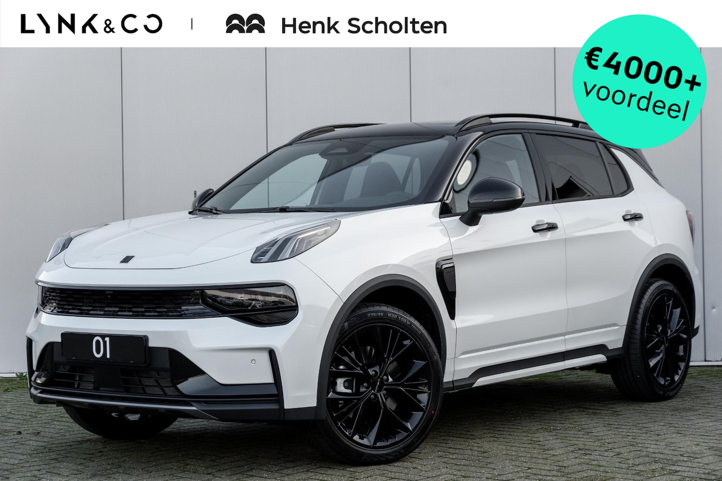 Lynk & Co 01 - 276PK More | 360 Graden Camera | Harman Kardon | Panoramadak | Elektrisch bedienbare voors - AutoWereld.nl