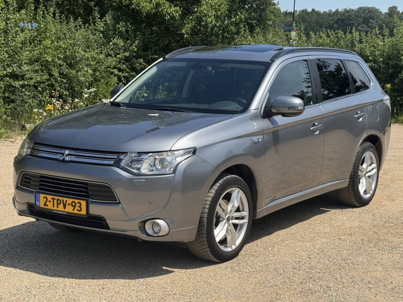 Mitsubishi Outlander - 2.0 PHEV Instyle *LEDER/SCHUIFDAK/NAVI/CAMERA - AutoWereld.nl