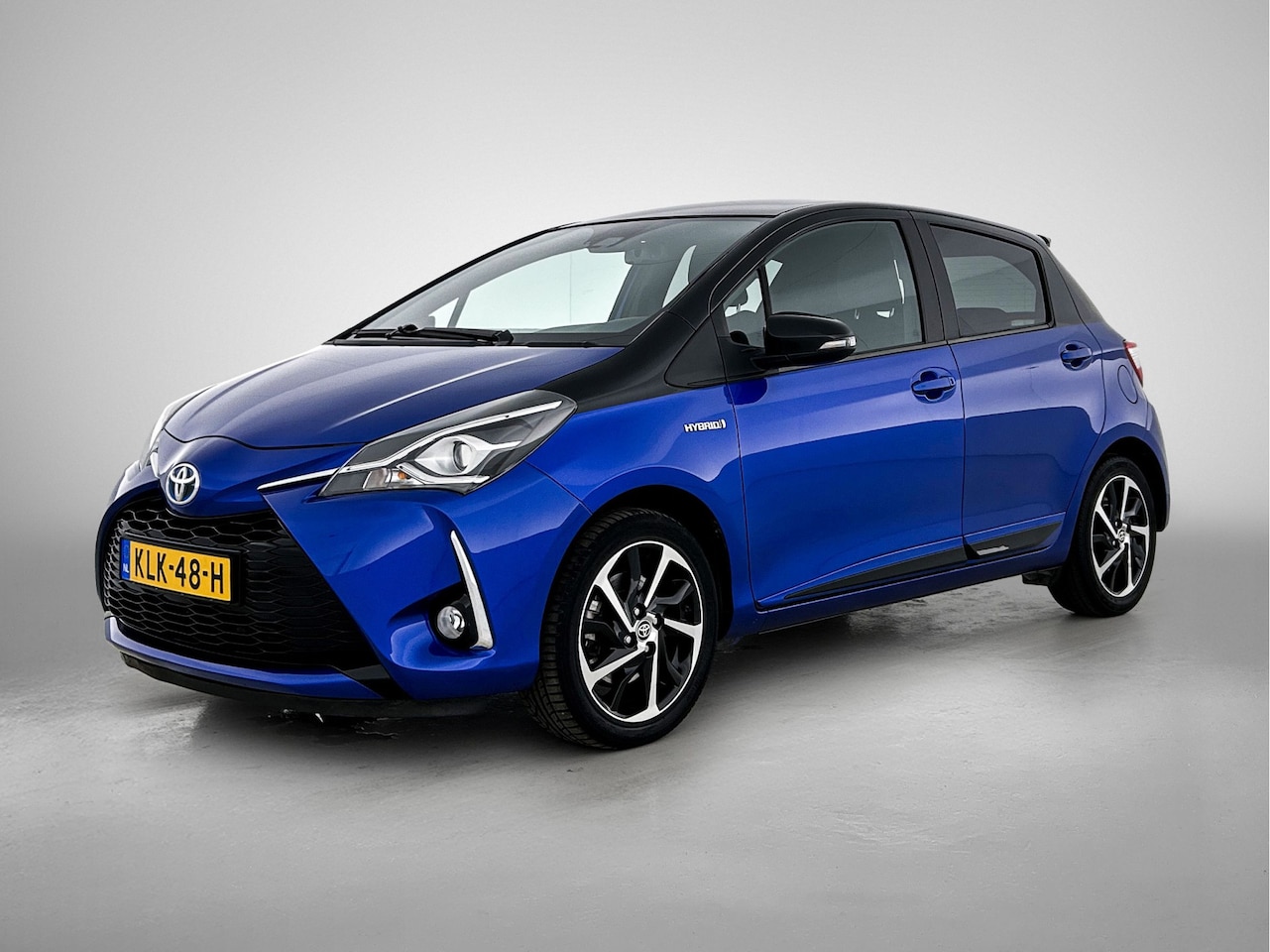 Toyota Yaris - 1.5 Hybrid Bi-Tone Plus |  Apple Carplay/Android Auto | Airco | Achteruitrijcamera - AutoWereld.nl