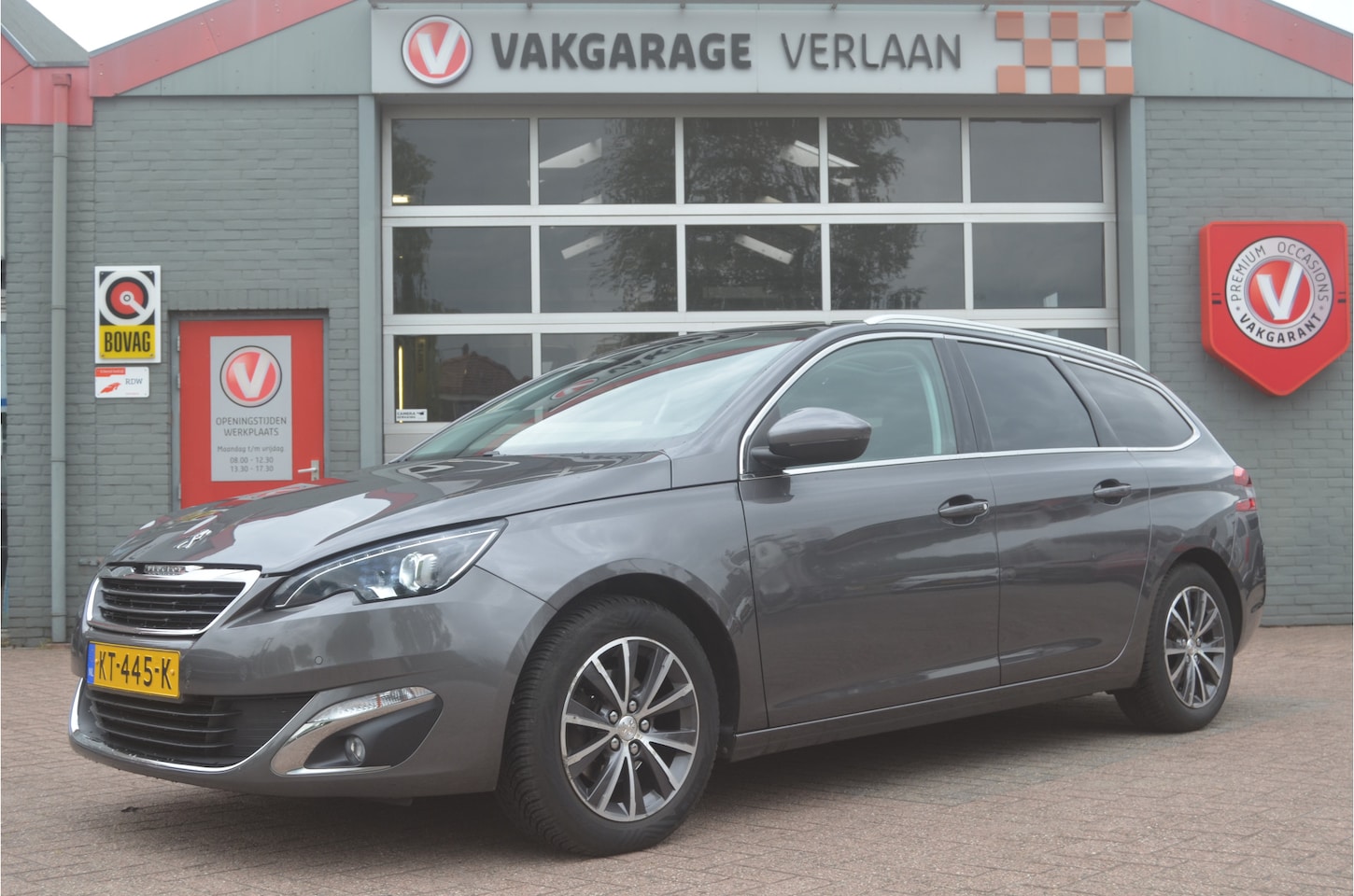 Peugeot 308 SW - Premium (ruilmotor 2023) 12 mnd. gar. trekhaak - AutoWereld.nl