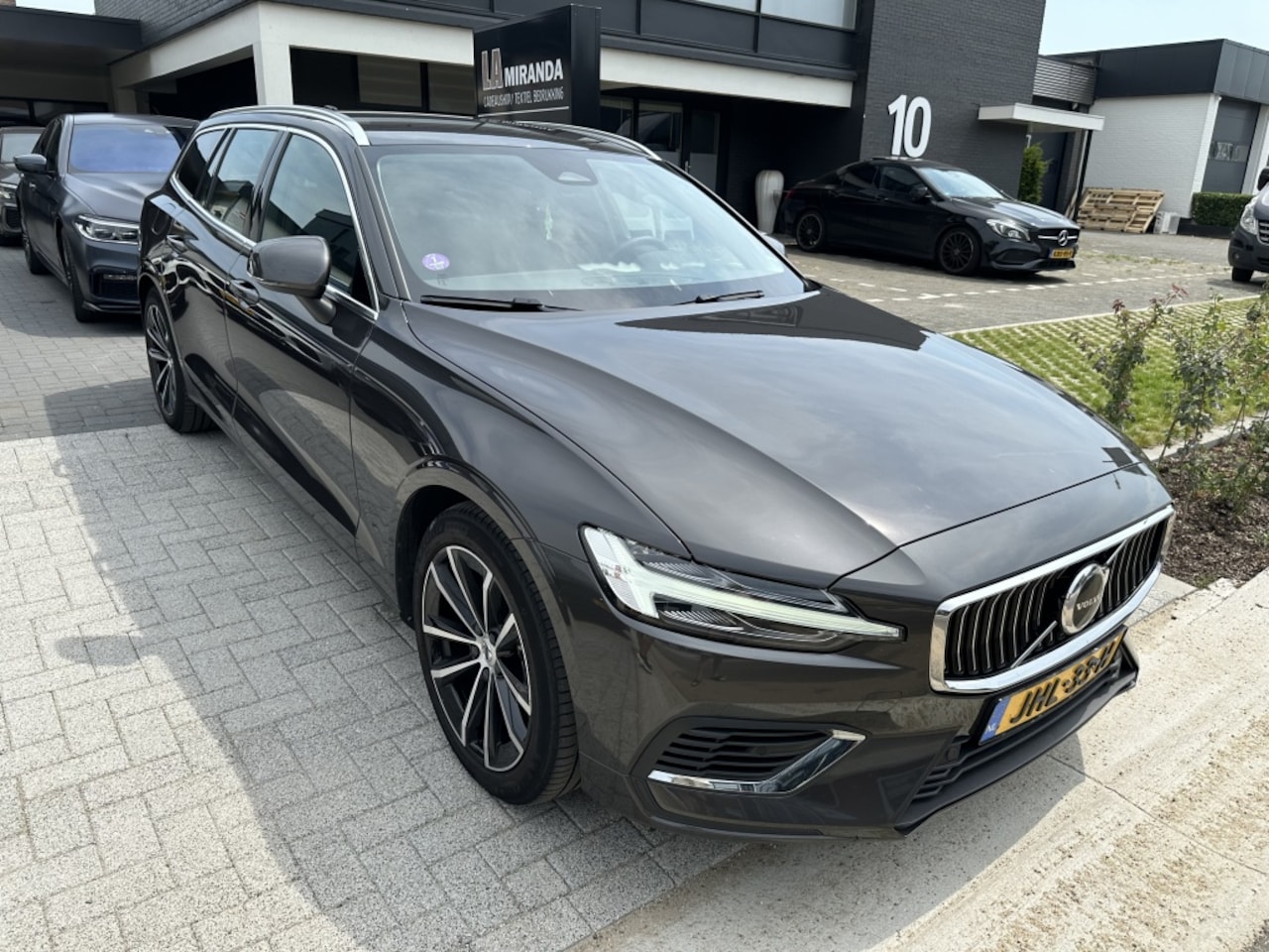 Volvo V60 - 2.0 T6 AWD + Bright 388 PK - AutoWereld.nl