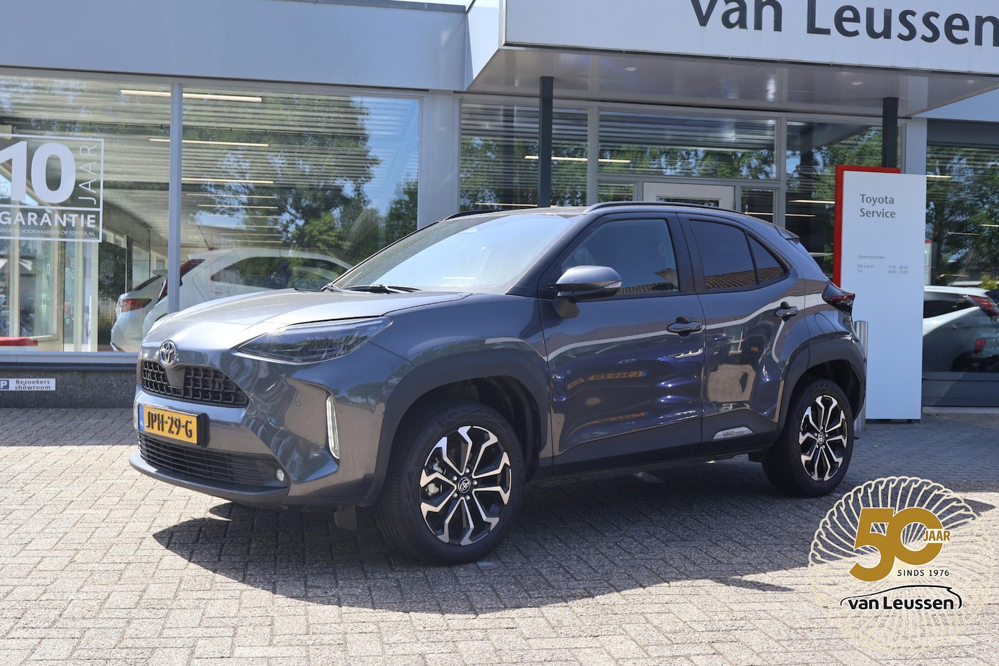 Toyota Yaris Cross - HYBRID 115 FIRST EDITION STOEL/STUUR&WISSERVERW. KEYLESS AD-CRUISE LED DAB PRIVACY GLASS L - AutoWereld.nl