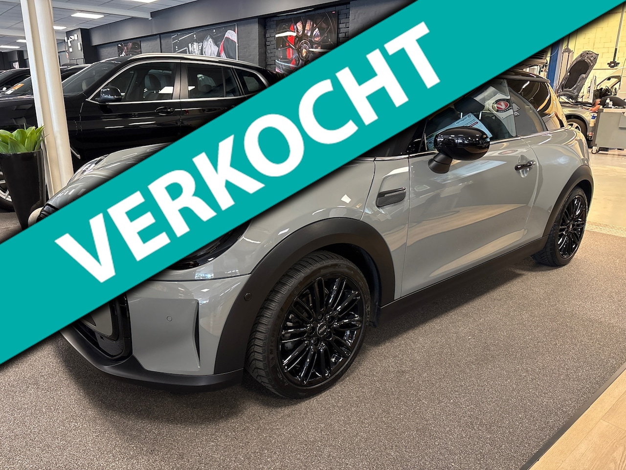 MINI John Cooper Works - Mini 1.5 Cooper Works/navi/camera/stoelverw/headup/leer - AutoWereld.nl