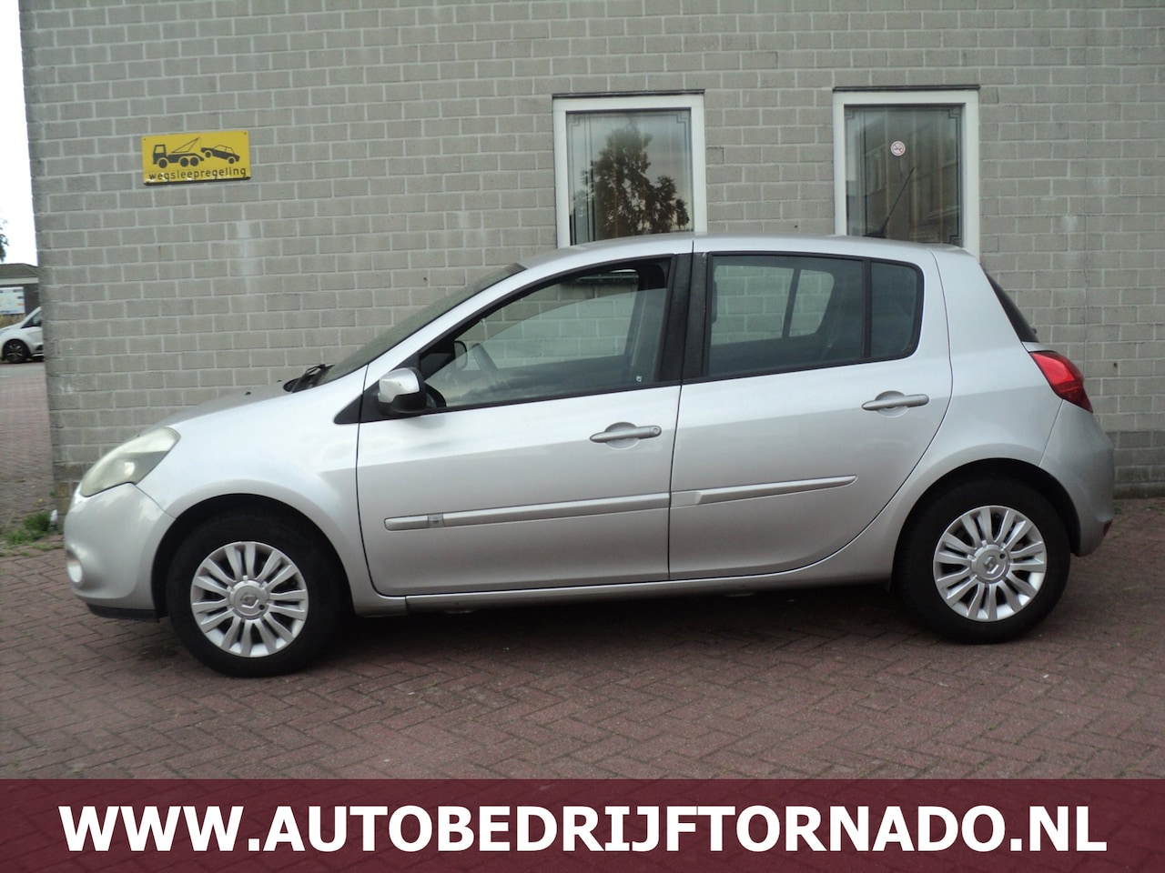 Renault Clio - 1.2 TCe 5 drs airco bj2011 - AutoWereld.nl