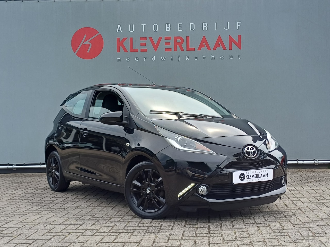 Toyota Aygo - 1.0 VVT-i x-play | CAMERA | AIRCO|  Wij bieden ook financiering mogelijkheden aan. - AutoWereld.nl