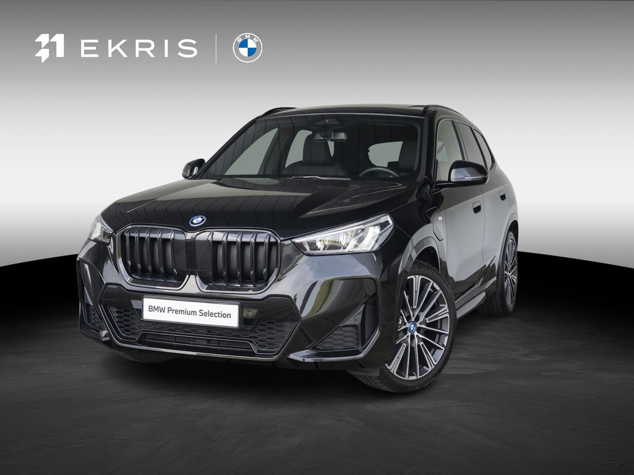 BMW X1 - xDrive25e | M Sportpakket | Travel Pack | Achteruitrijcamera | Panoramadak | Trekhaak - AutoWereld.nl