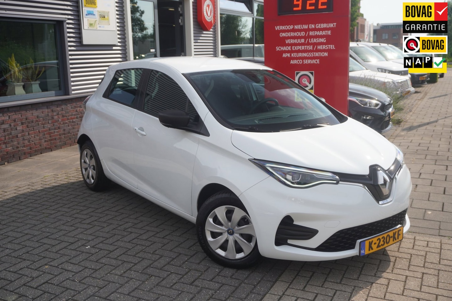 Renault Zoe - R110 Life 52 kWh / Climate control / Carplay - AutoWereld.nl