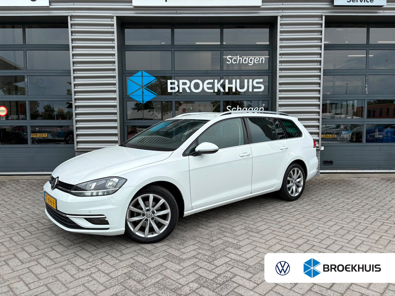 Volkswagen Golf Variant - 1.5 TSI 150 pk Highline 7-DSG | Navigatie | Apple Carplay | Cruise control adaptief | - AutoWereld.nl