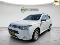 Mitsubishi Outlander - 2.0 PHEV instyle+ | Trekhaak | Camera | Cruise Control | Stoelverwarming