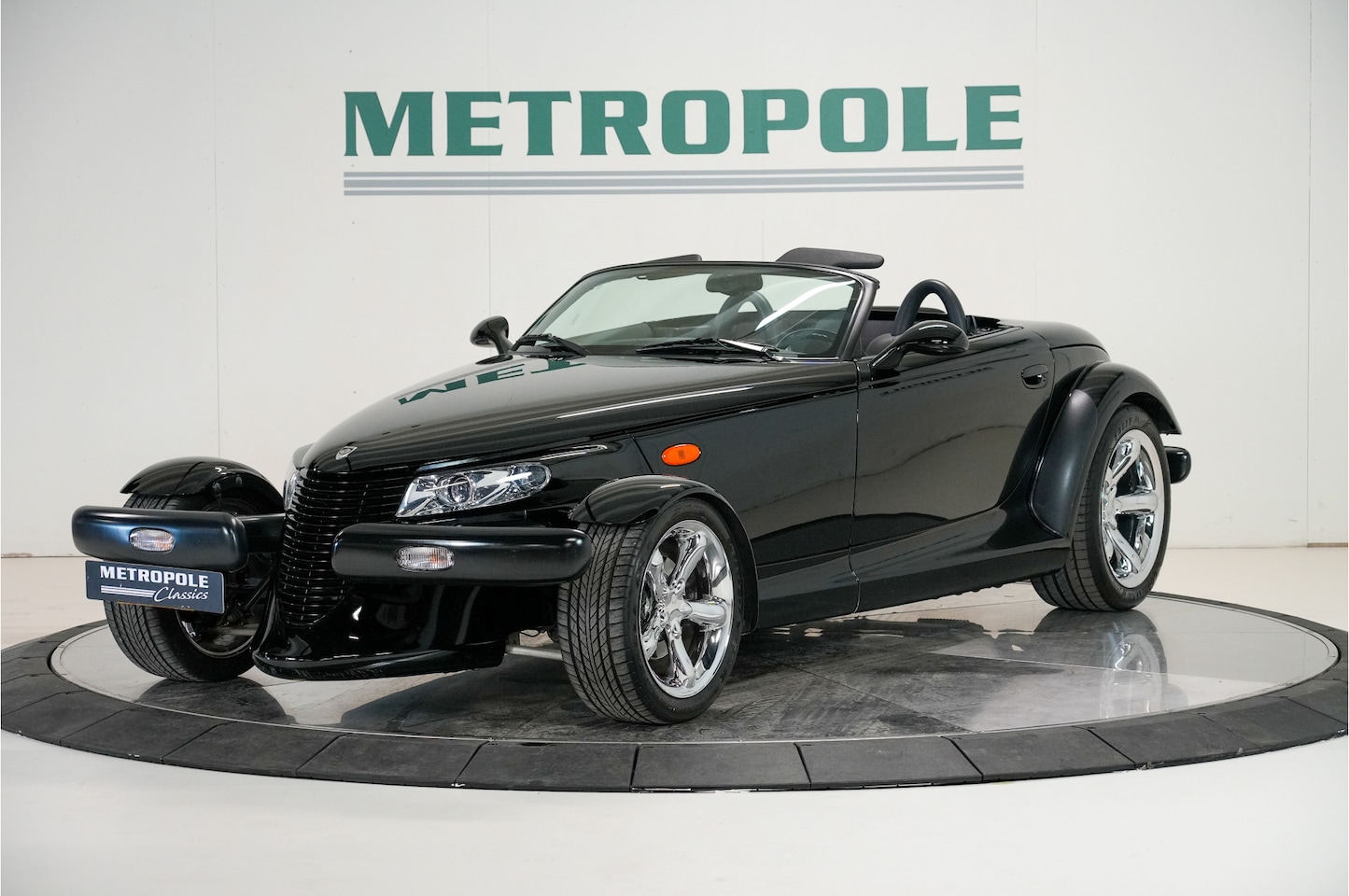 Plymouth Prowler - Cabriolet + aanhanger M1116 - AutoWereld.nl