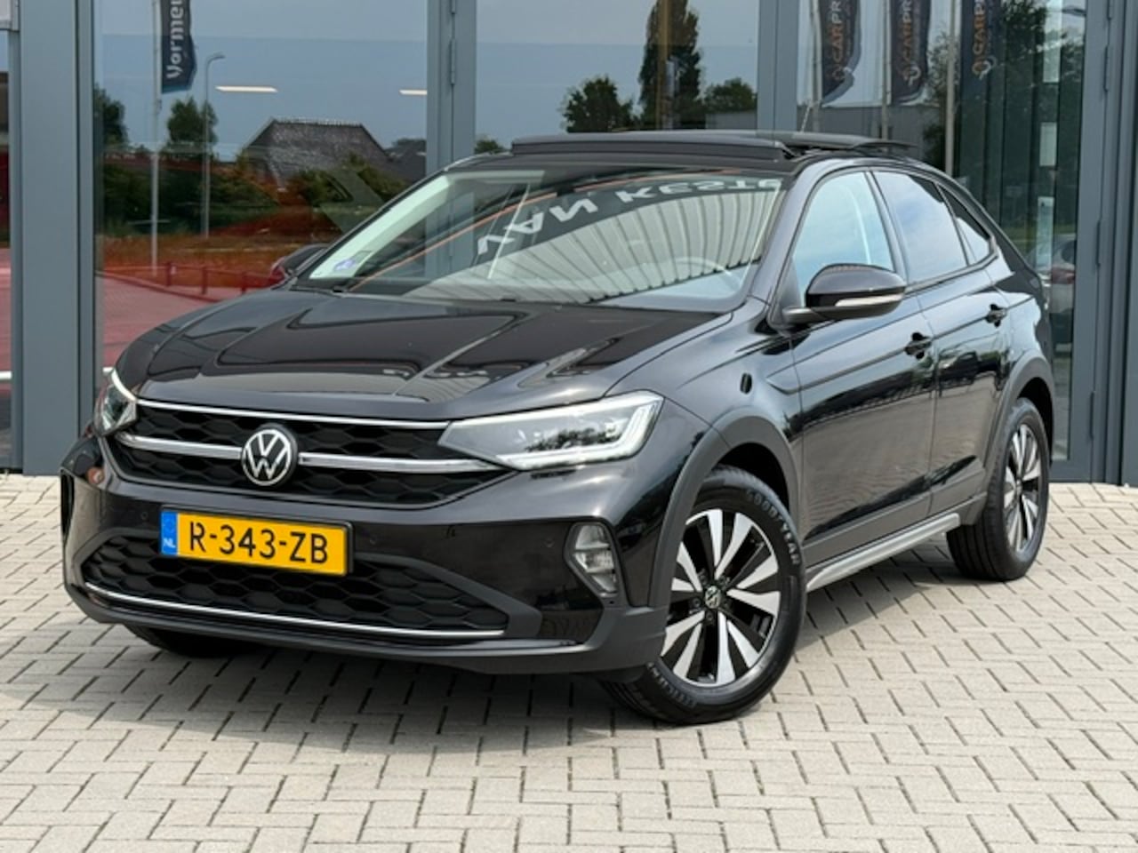 Volkswagen Taigo - 1.0 TSI 95pk Life Business / EL. schuifdak / Camera / Adapt. Cruise Contr. - AutoWereld.nl