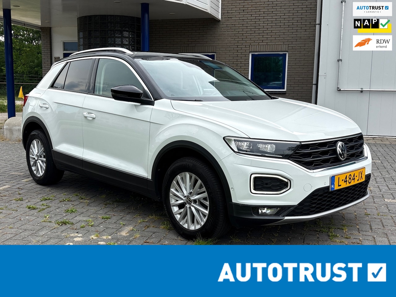 Volkswagen T-Roc - 1.5 TSI Style Business Intense/Pano/ECC/NL/Zeer volle - AutoWereld.nl