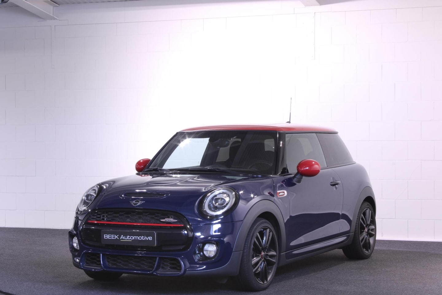 MINI 3-Deurs - 2.0 Cooper S Pepper | JCW | PANO | Kuipstoelen - AutoWereld.nl