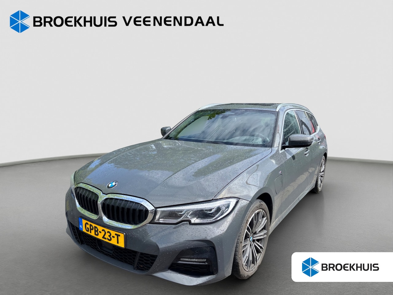 BMW 3-serie Touring - 330e M-Sport | Pano | Trekhaak | Adap. Cruise | HUD | Stoelverwarming - AutoWereld.nl