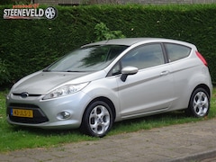 Ford Fiesta - 1.6 Ghia met CruiseCOntrol en Aicro