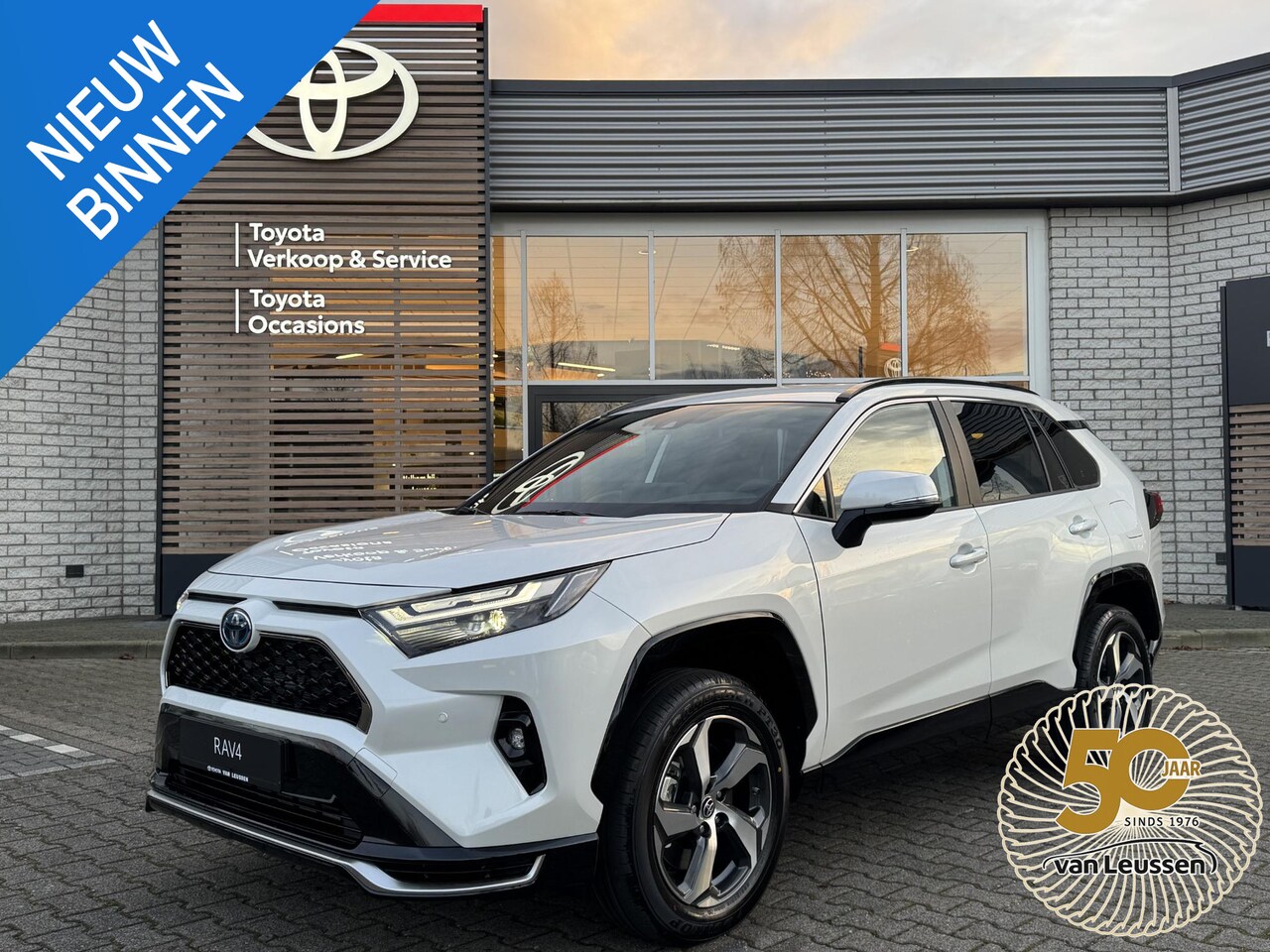 Toyota RAV4 - 2.5 PLUG-IN HYBRID 300 AWD DYNAMIC NIEUW & DIRECT LEVERBAAR!! NAVI KEYLESS 1500KG TREKGEWI - AutoWereld.nl