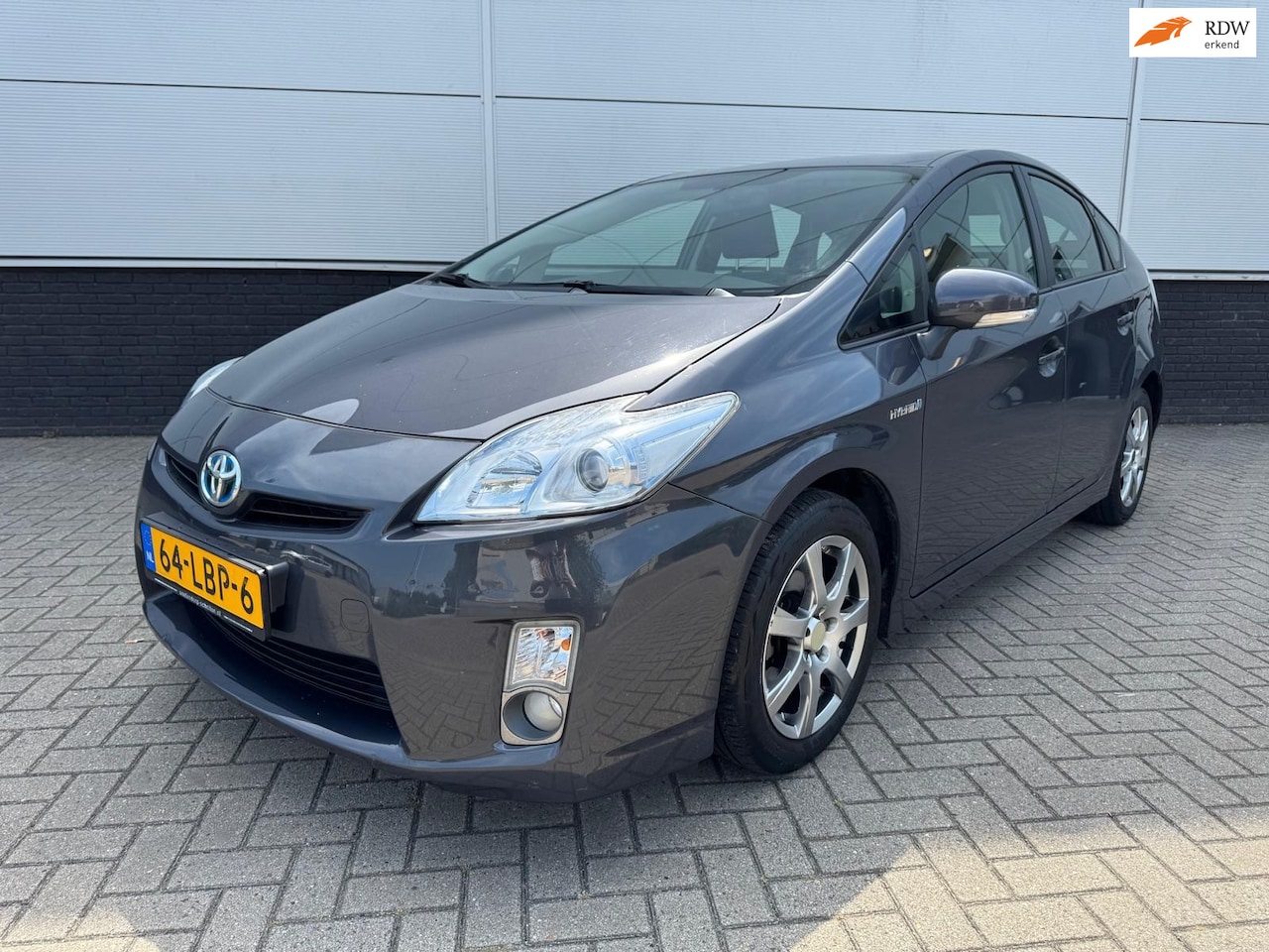 Toyota Prius - 1.8 Comfort Cruise - trekhaak - NAP - clima - hud - 1e eigenaar - AutoWereld.nl