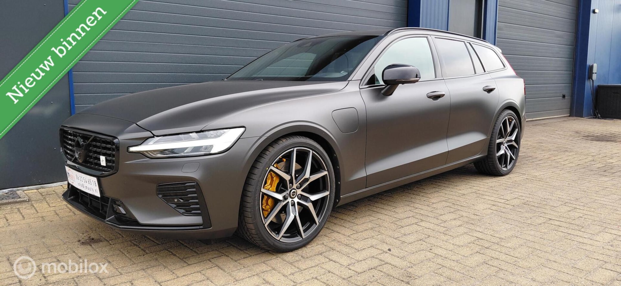 Volvo V60 - 2.0 T8 Twin Engine AWD Polestar Engineered 2.0 T8 Twin Engine AWD Polestar Engineered,Pano, - AutoWereld.nl