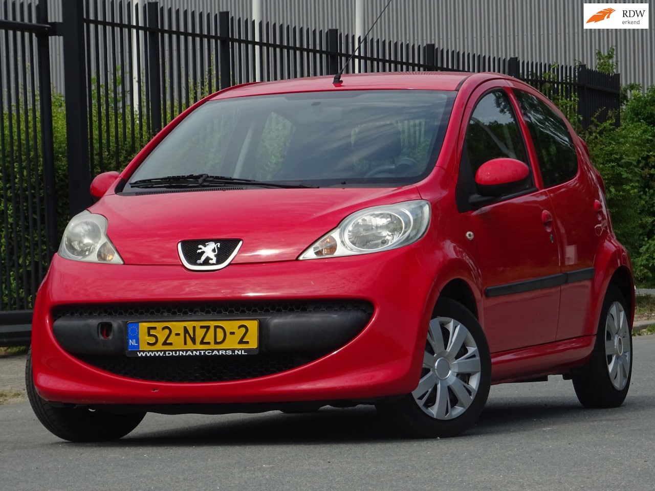 Peugeot 107 - 1.0-12V XS 5DRS AIRCO/ELEKRAM/APK *NW KOPPELING* - AutoWereld.nl