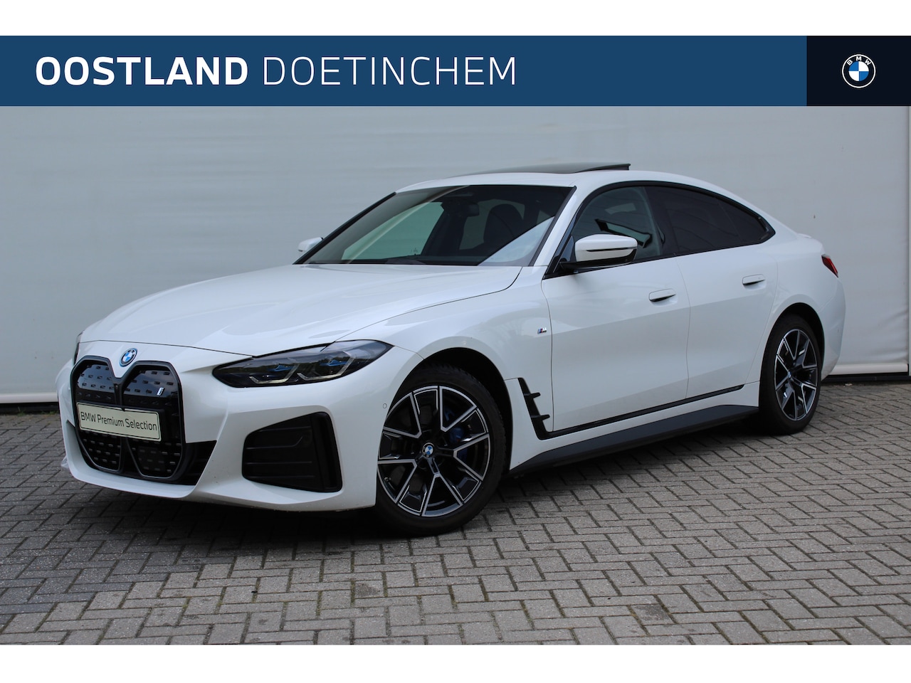 BMW i4 - eDrive40 High Executive M Sport / Schuif-kanteldak / Trekhaak / Laserlight / M Sportstoele - AutoWereld.nl