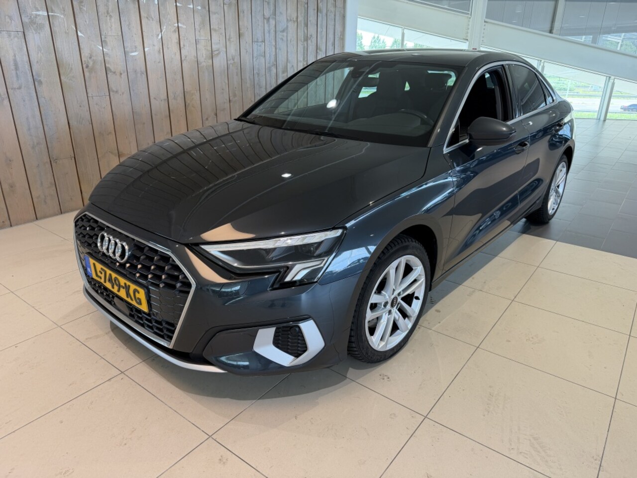 Audi A3 Limousine - 30 TFSI Bns edition - AutoWereld.nl